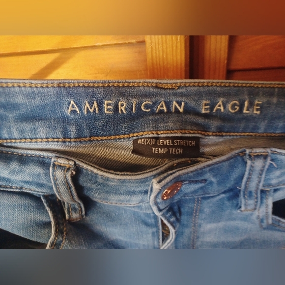 American eagle next level stretch temp teck super destroyed jeans size 6 - Picture 2 of 4